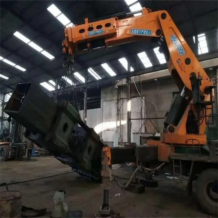 涪城130吨折臂吊车出租吊机租赁附近电话